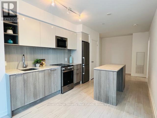 31 Tippett Road — photo 12