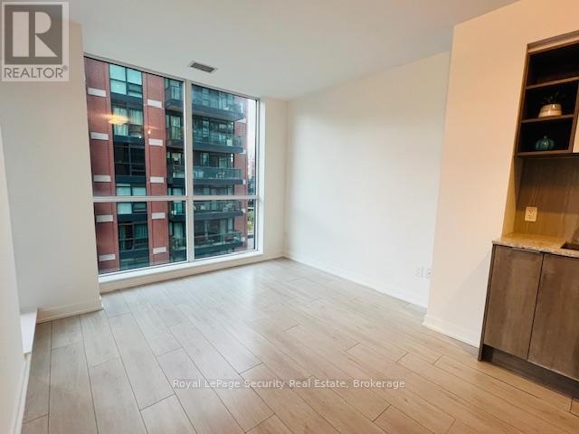 31 Tippett Road — photo 23
