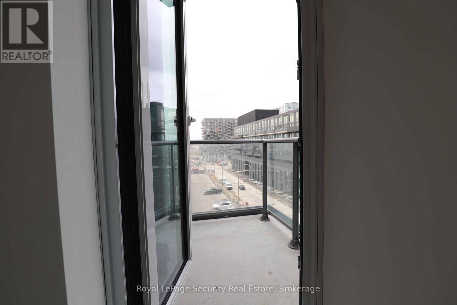 31 Tippett Road — photo 7
