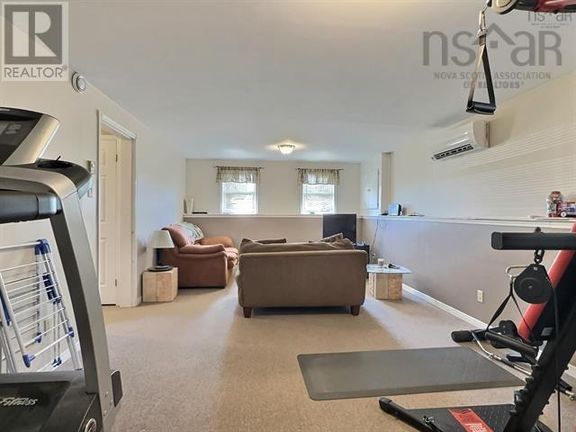 17 Menlow Court - 16