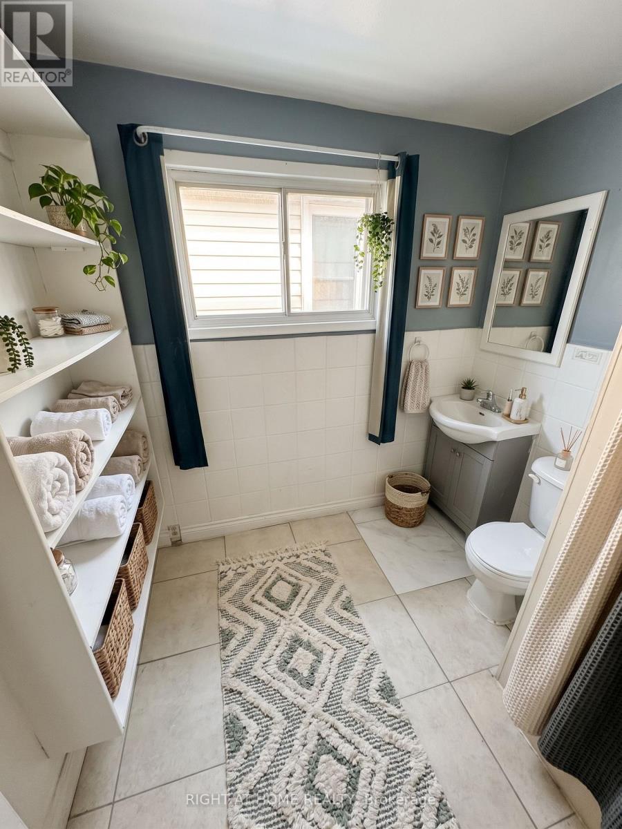 683 Mortimer Avenue — photo 10