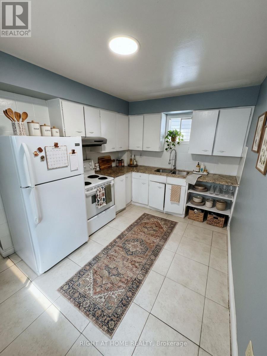 683 Mortimer Avenue — photo 12