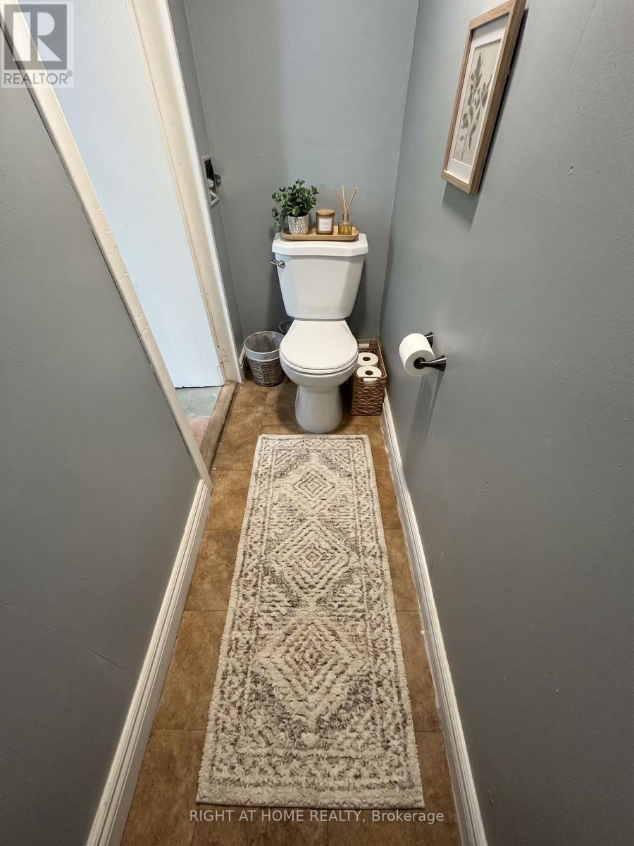 683 MORTIMER AVENUE - 20