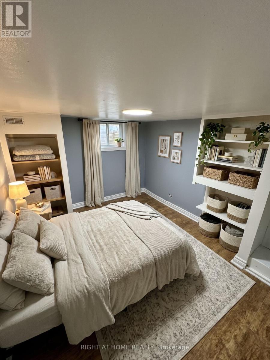 683 Mortimer Avenue — photo 23