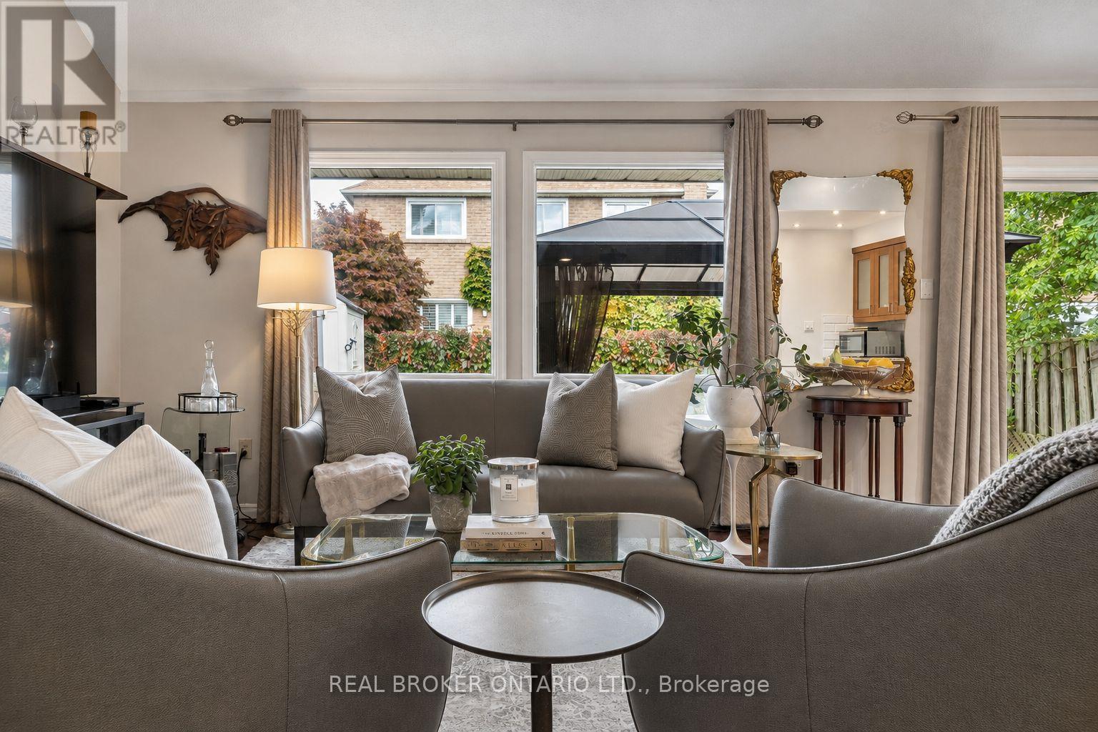 22 RAVENSCROFT ROAD - 19