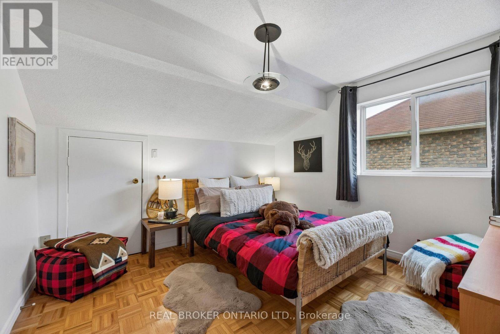 22 RAVENSCROFT ROAD - 30