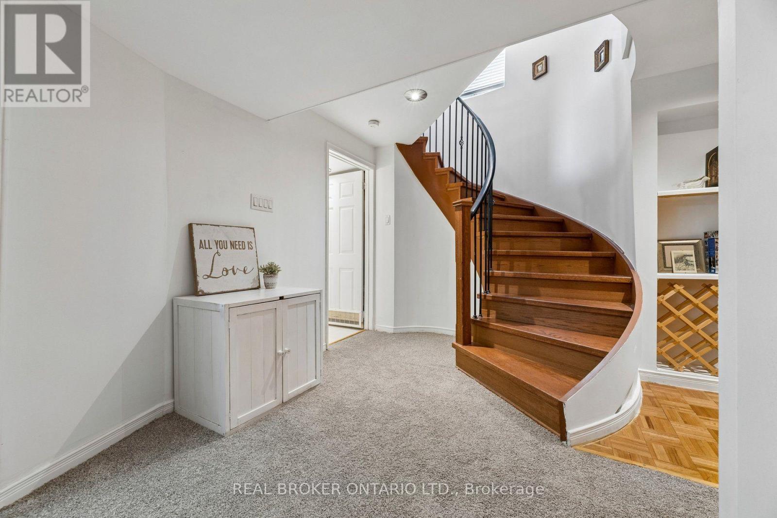 22 RAVENSCROFT ROAD - 32
