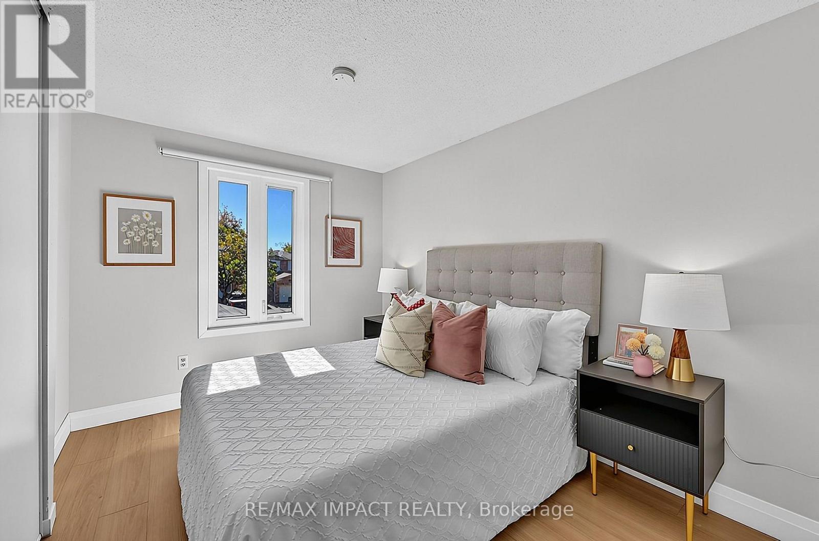 74 YORKVILLE DRIVE - 29
