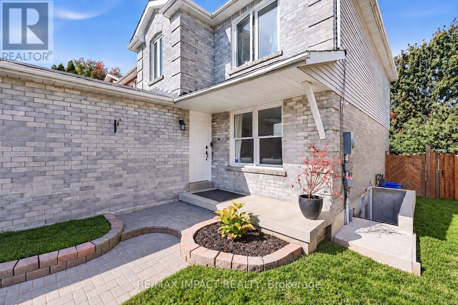 74 Yorkville Drive — photo 3