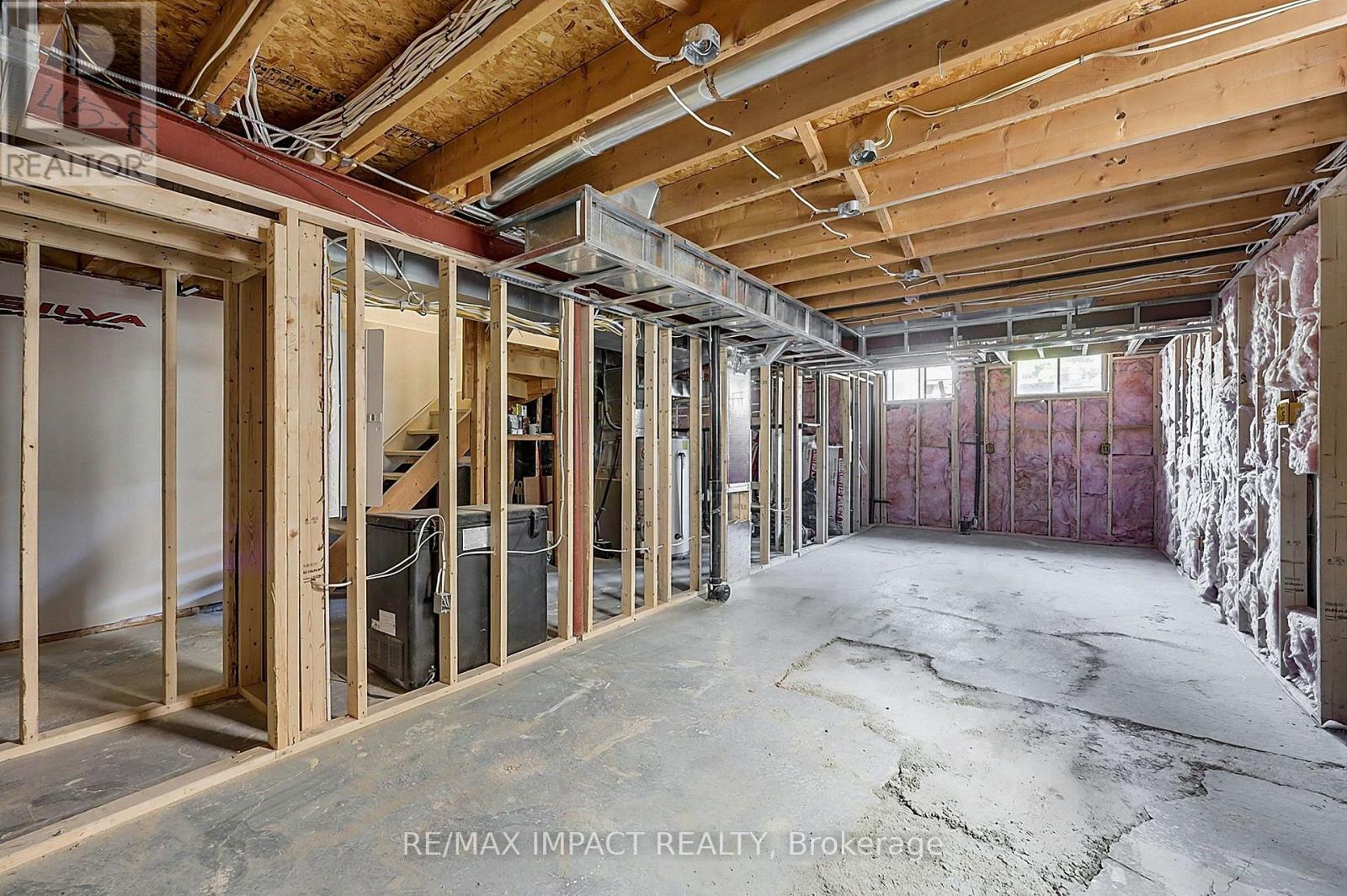 74 YORKVILLE DRIVE - 35