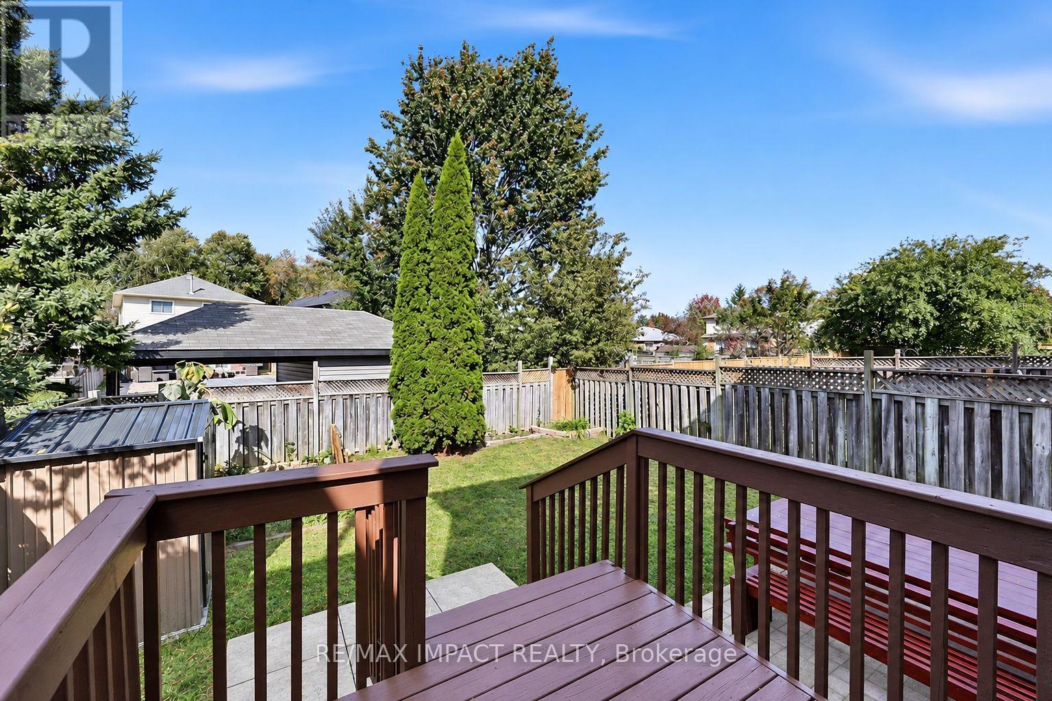 74 YORKVILLE DRIVE - 40