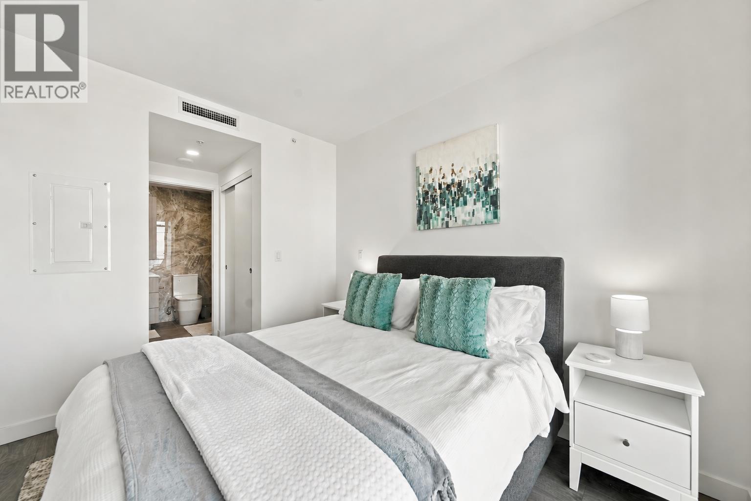 Photo of 2407 6468 WILLINGDON AVENUE 18