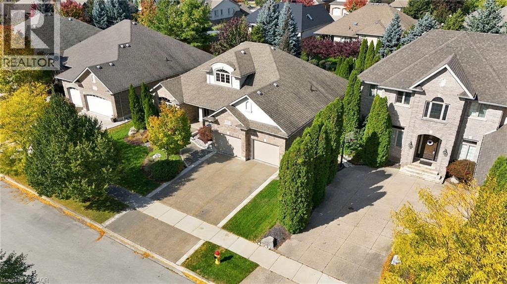 209 LONGVIEW Crescent, Kitchener — photo 2