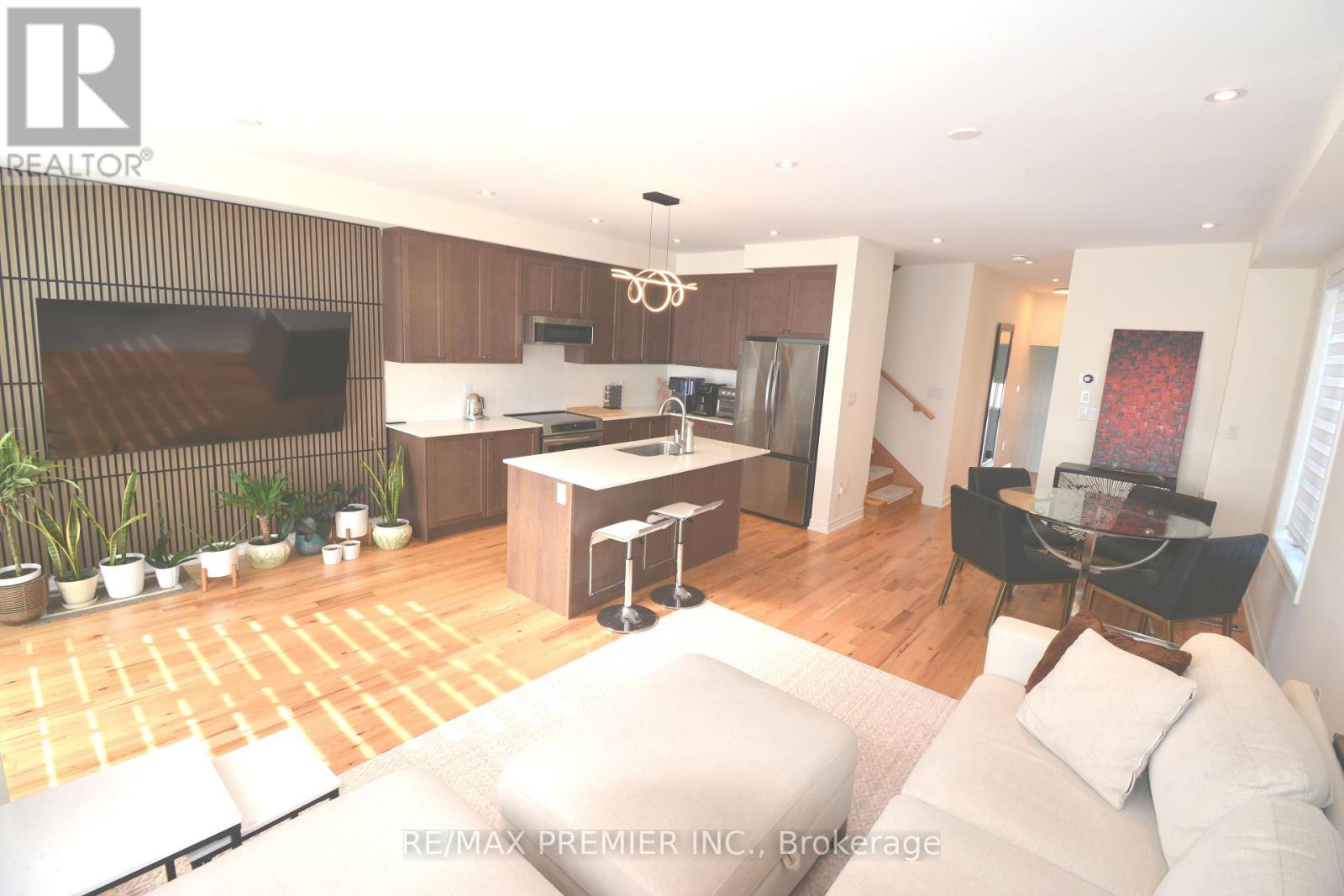 101 Kinloss Street — photo 12