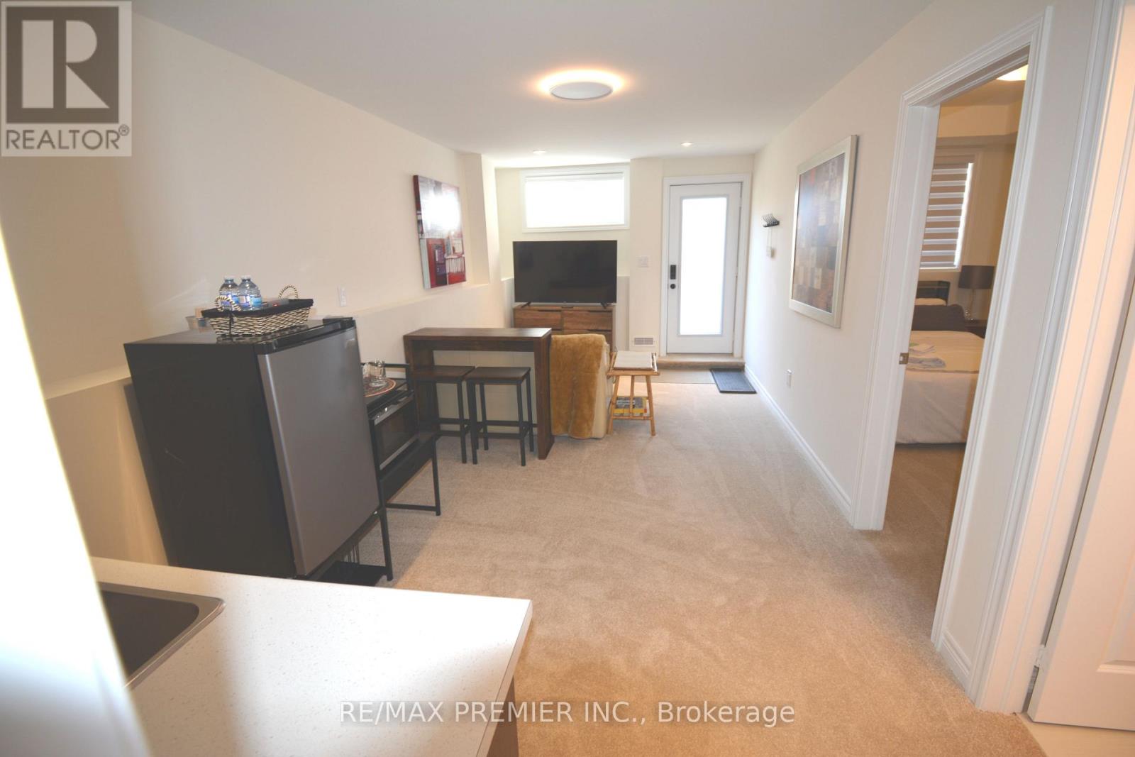 101 Kinloss Street — photo 22