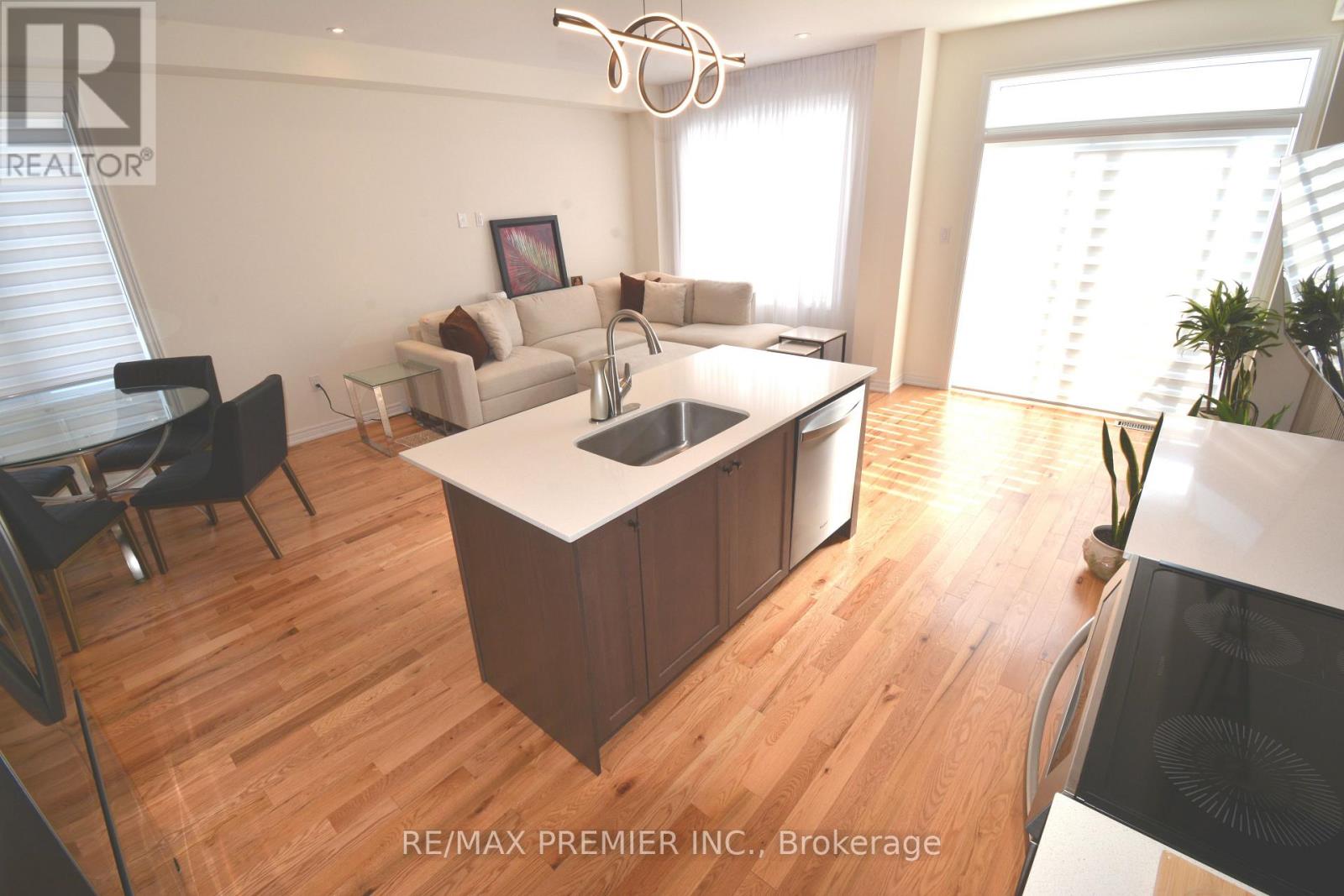 101 Kinloss Street — photo 8