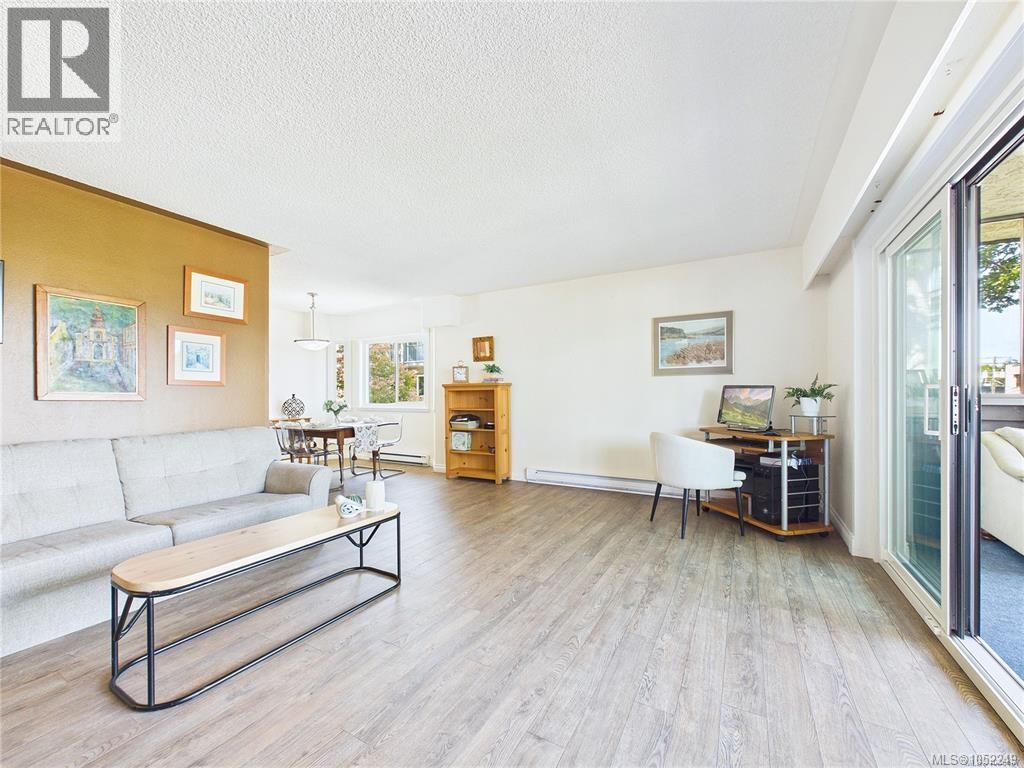 401 1665 Oak Bay Avenue, Victoria
