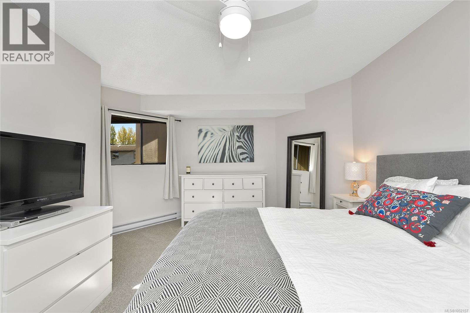 408 1655 Begbie Street, Victoria