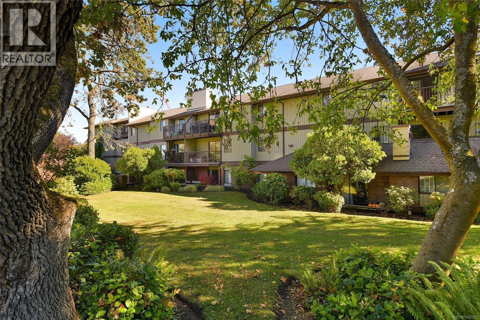 408 1655 Begbie Street, Victoria
