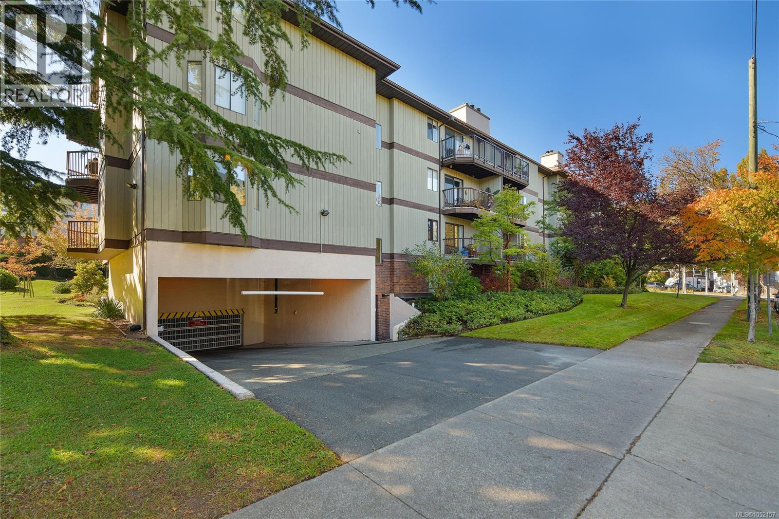 408 1655 Begbie Street, Victoria