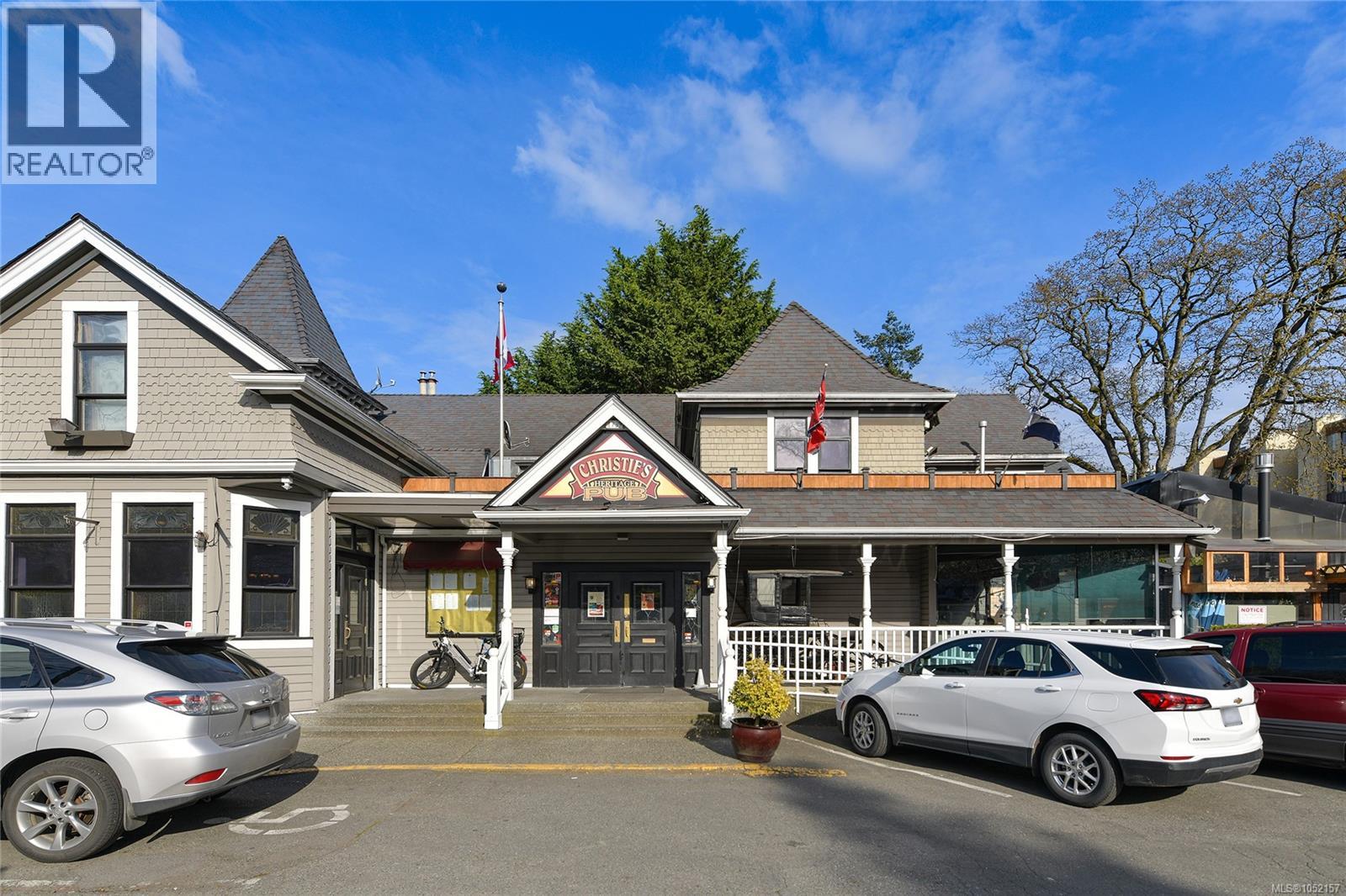 408 1655 Begbie Street, Victoria