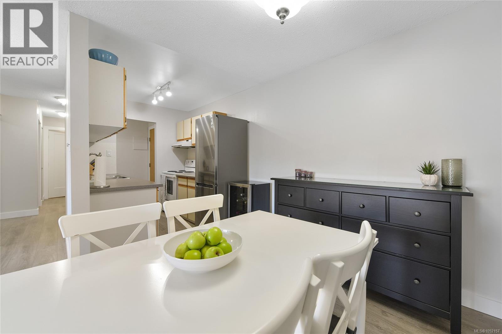 408 1655 Begbie Street, Victoria