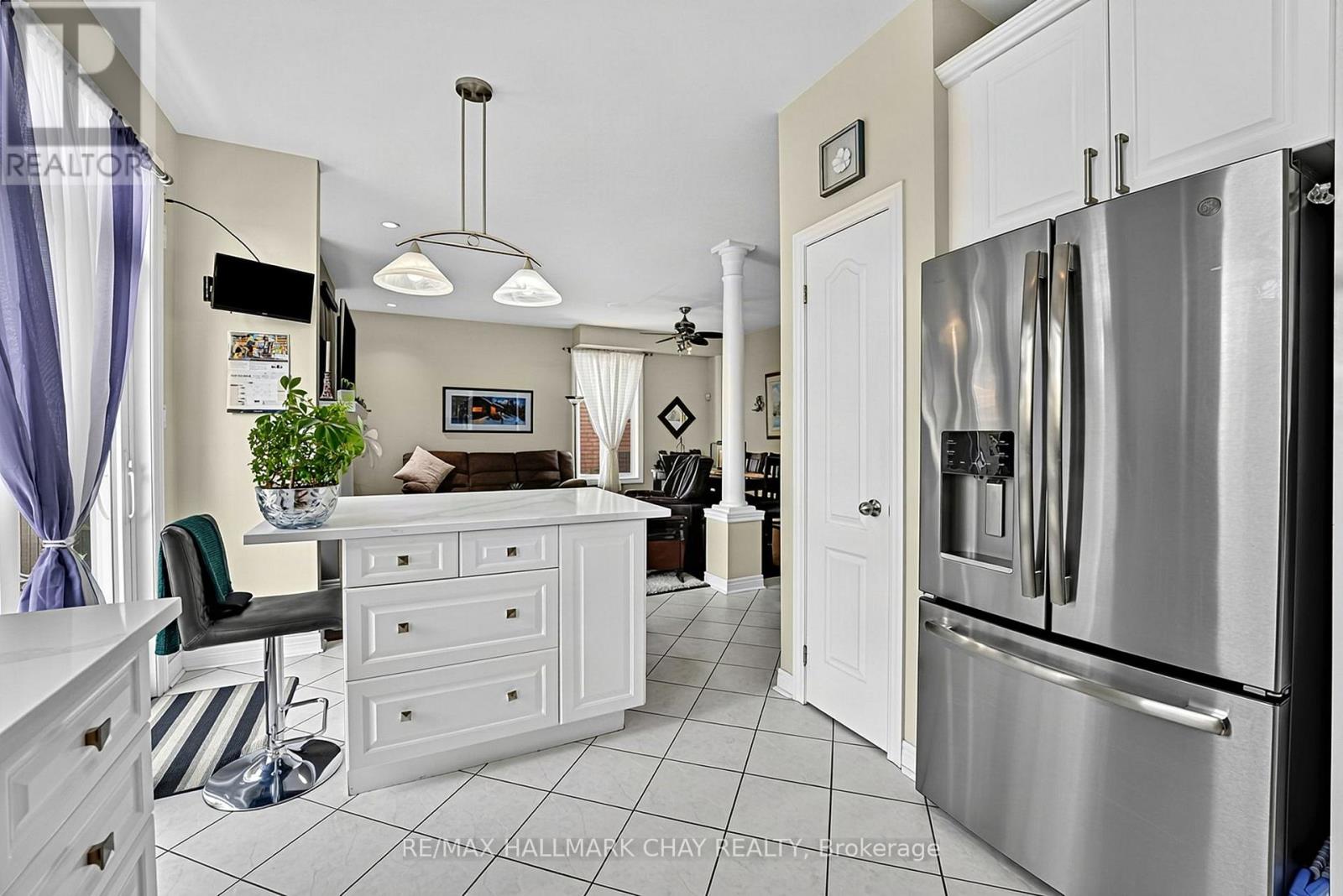 14 Strathmore Place, Barrie, ON photo 10