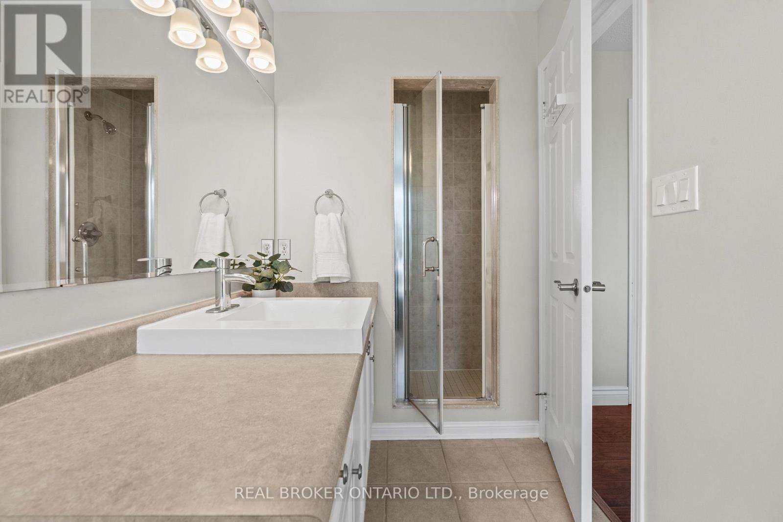 2349 Falkland Crescent, Oakville, ON photo 19