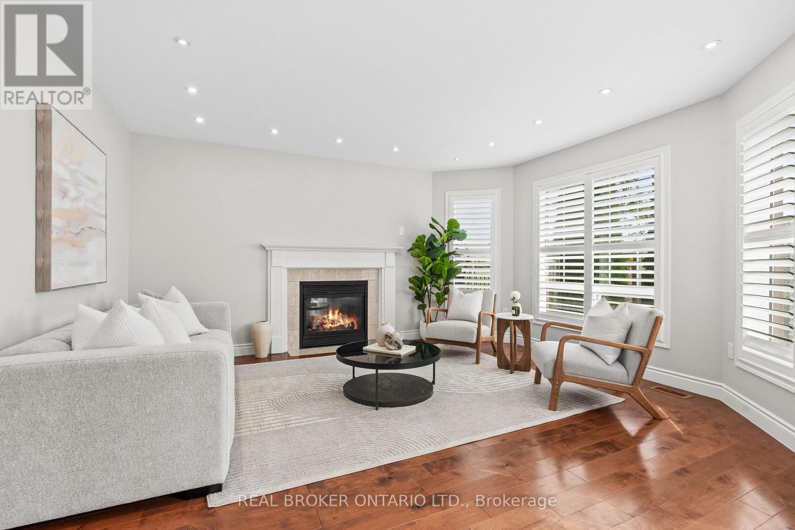2349 Falkland Crescent, Oakville, ON photo 5