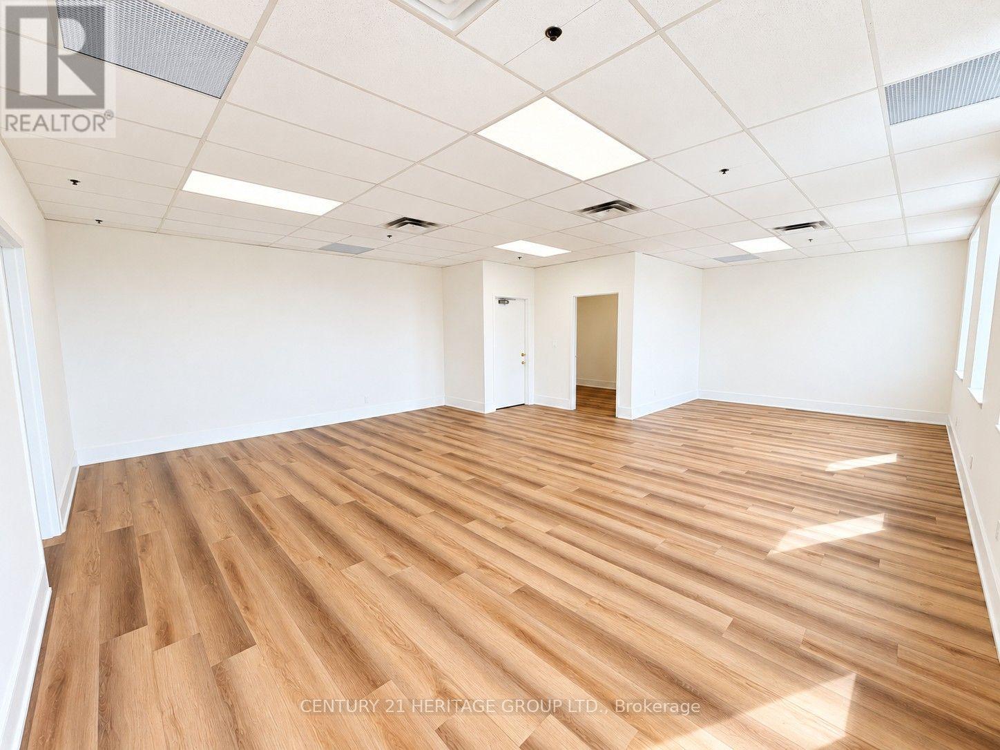 4544 Dufferin Street — photo 4