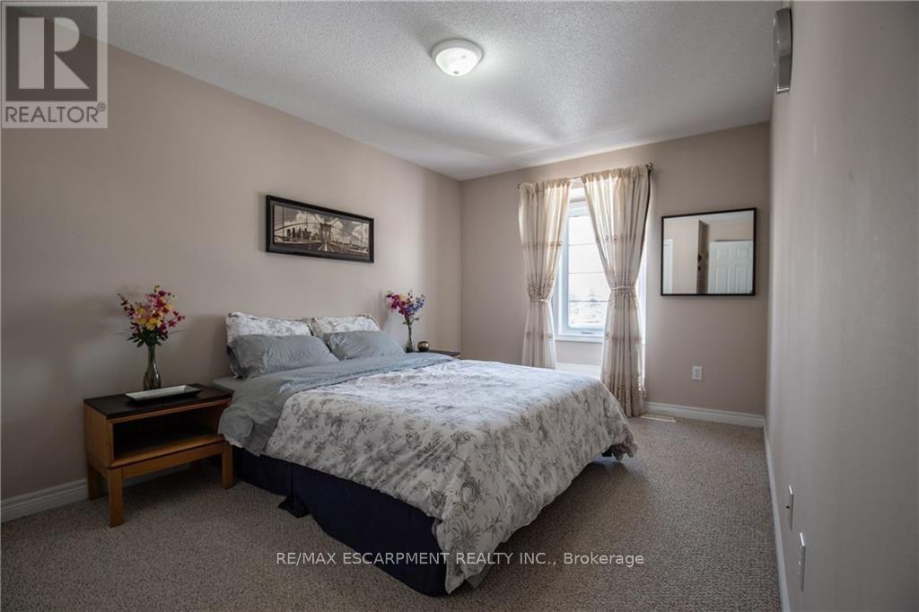 2308 Whistling Springs Crescent — photo 12