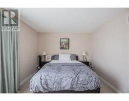 2308 Whistling Springs Crescent, Oakville, ON L6M0C5 Photo 13