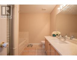 2308 Whistling Springs Crescent, Oakville, ON L6M0C5 Photo 18