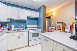 705 15 Kennedy Street, Winnipeg, MB R3C3X5 Photo 7