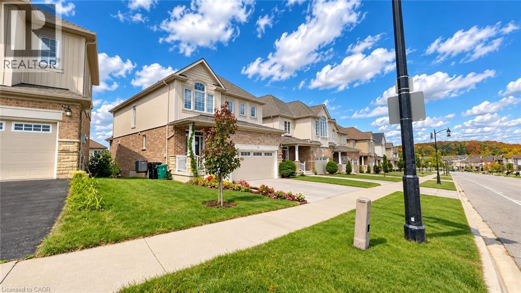 355 BEECHDROPS Drive Unit# Upper — photo 2