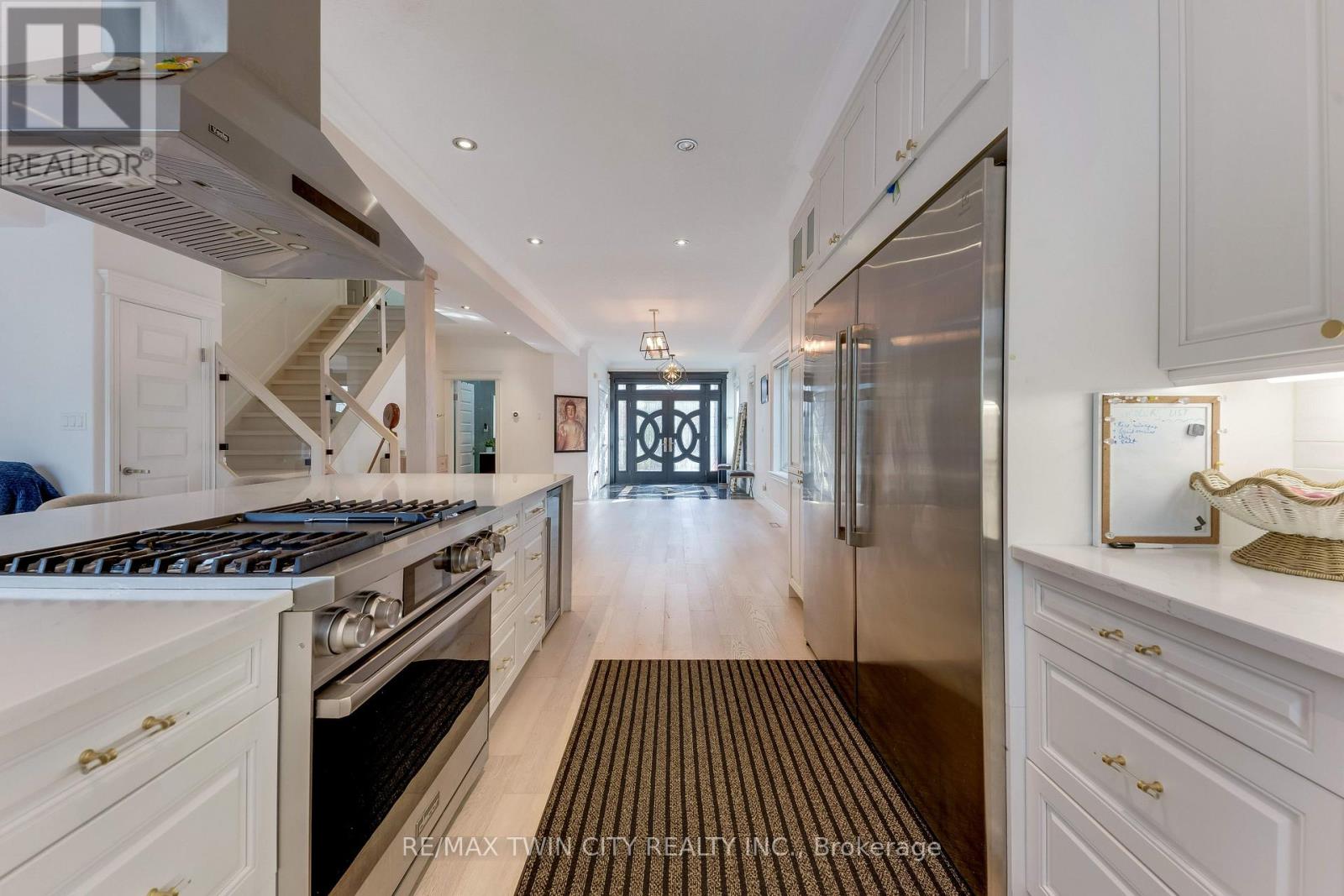 444 Thomas Slee Drive — photo 12