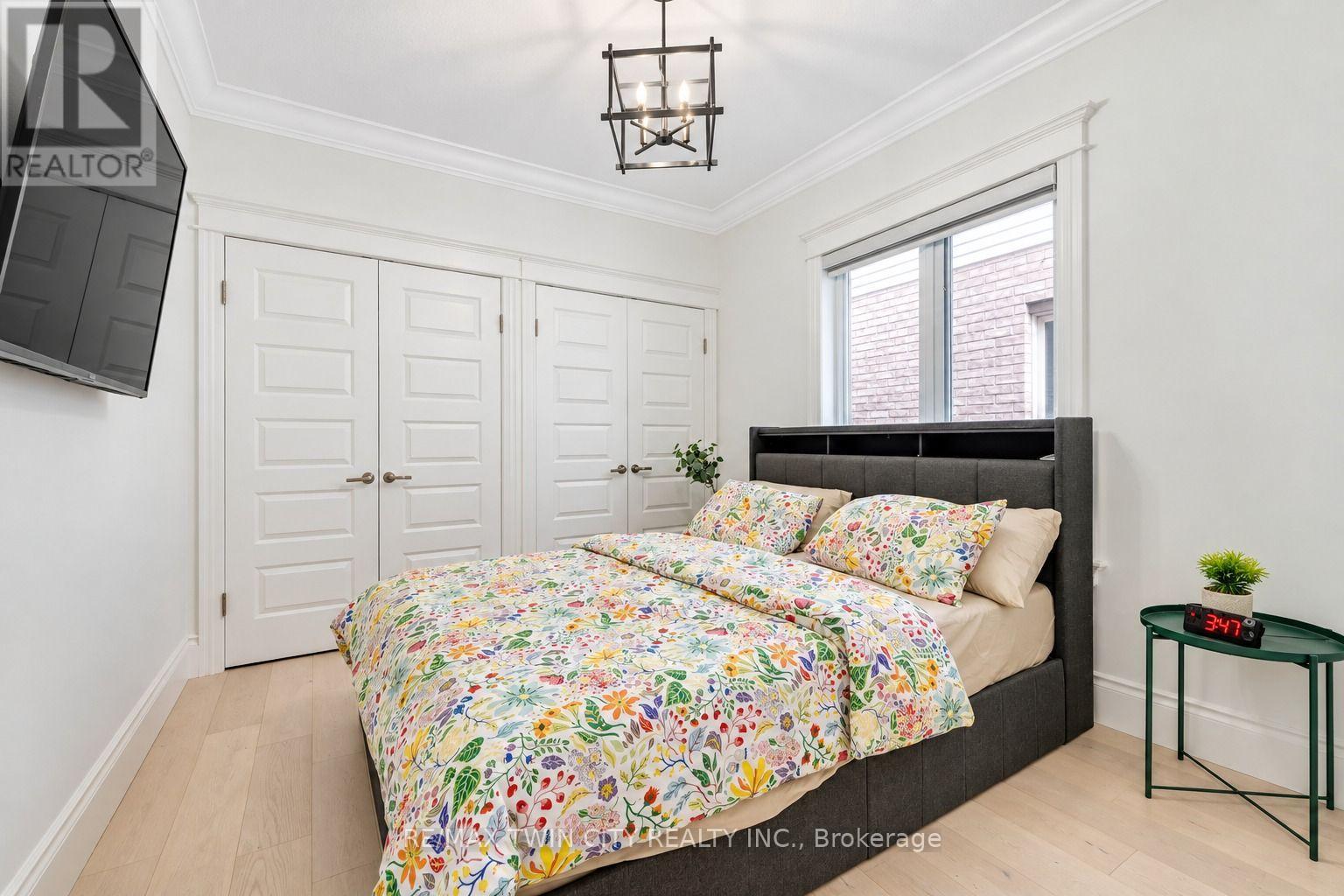 444 Thomas Slee Drive — photo 15
