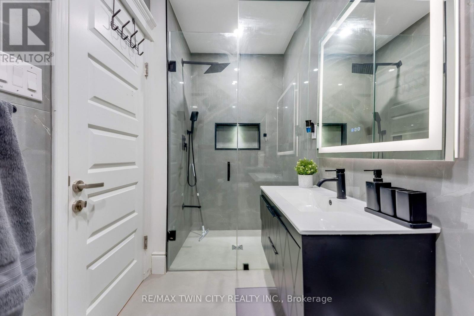 444 Thomas Slee Drive — photo 17