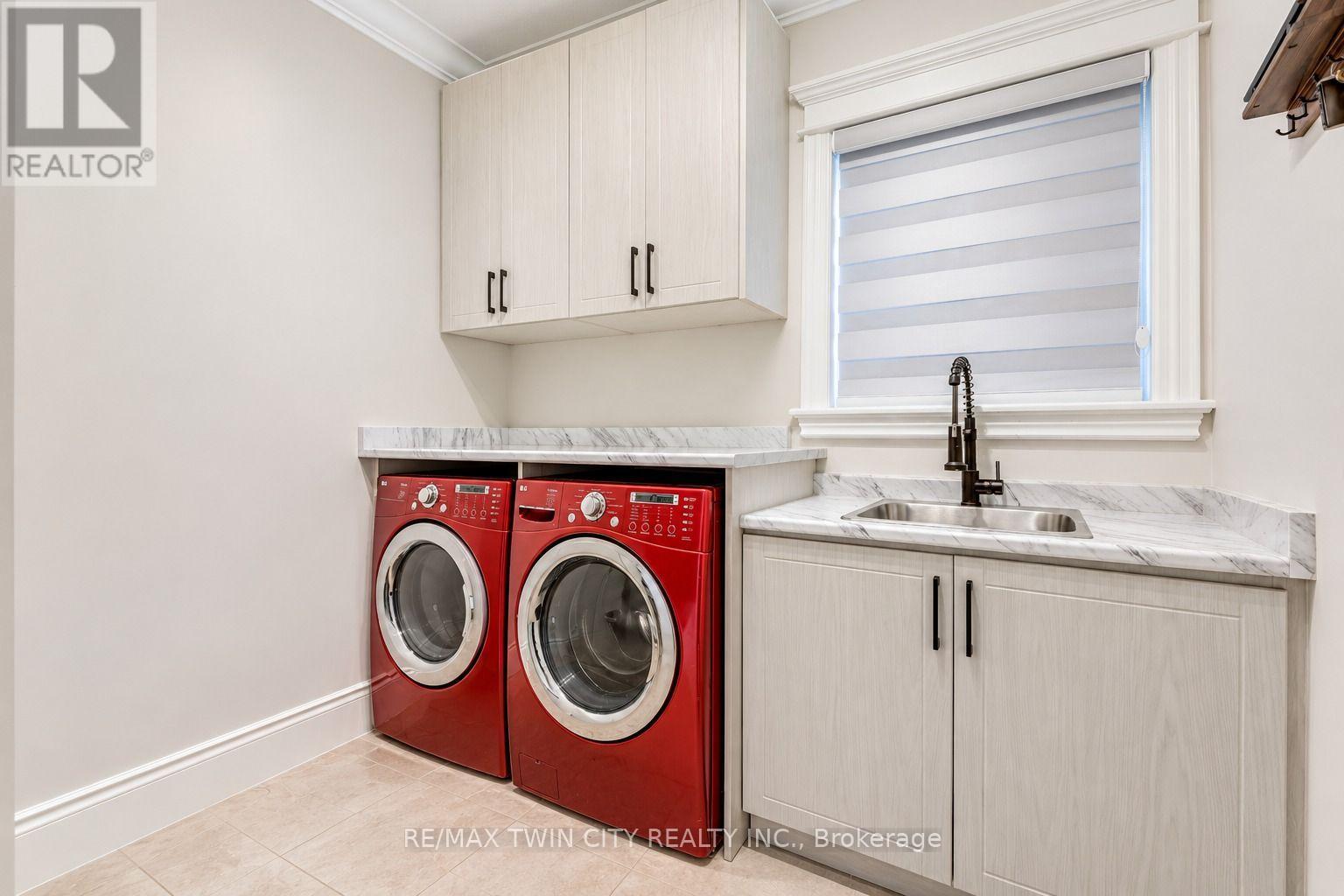 444 Thomas Slee Drive — photo 18