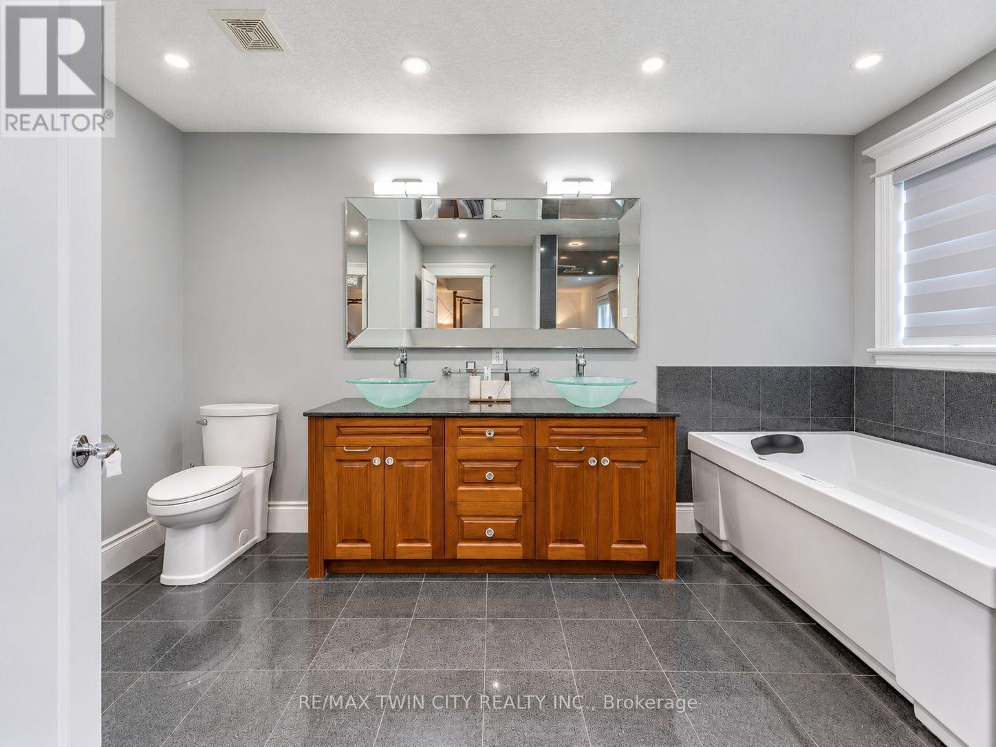 444 Thomas Slee Drive — photo 24