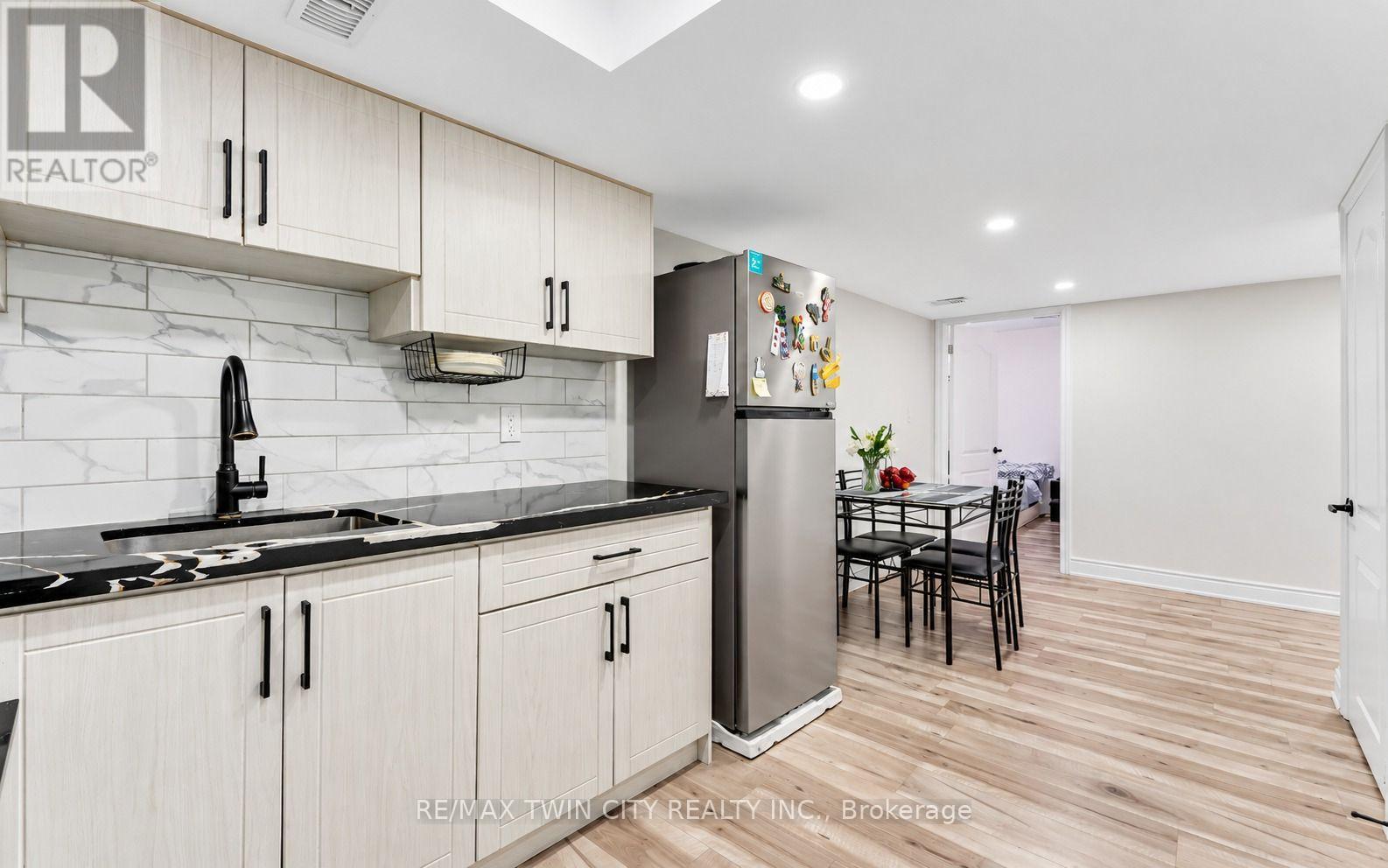 444 Thomas Slee Drive — photo 34