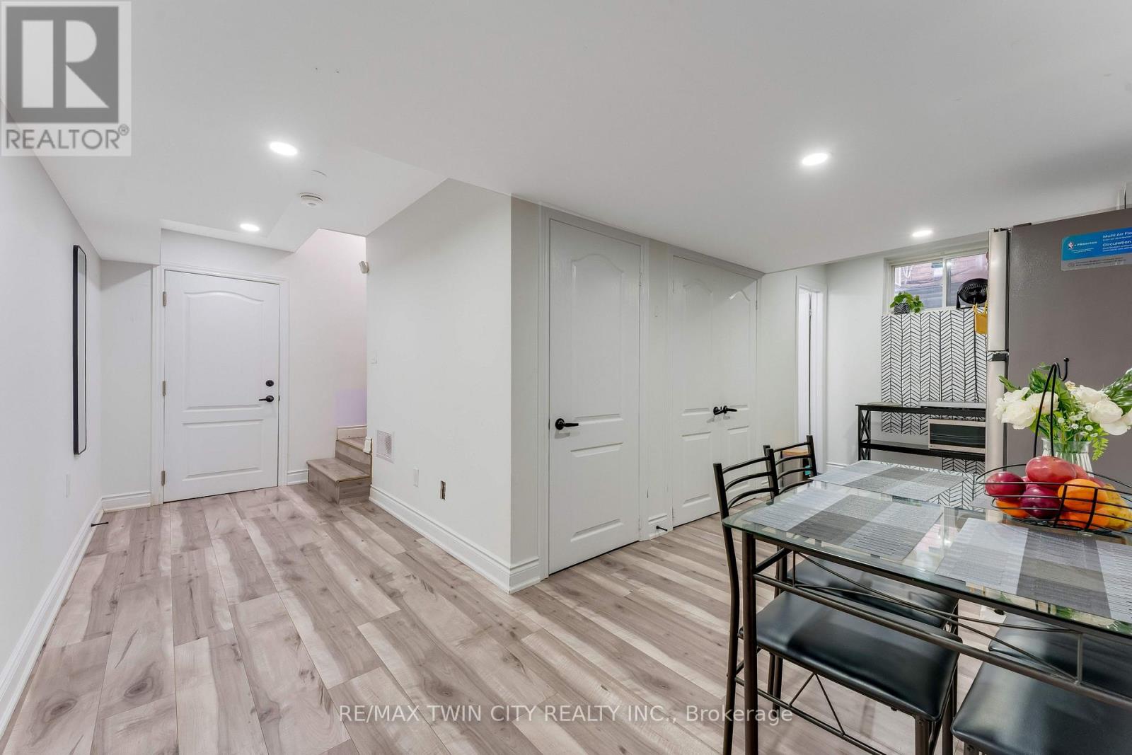 444 Thomas Slee Drive — photo 40