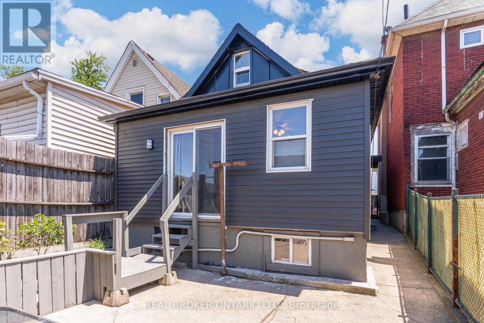 127 Barnesdale Avenue North, Hamilton, ON photo 37