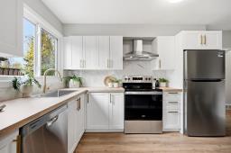 107 Minikada Bay, Winnipeg, MB R2C0G9 Photo 9