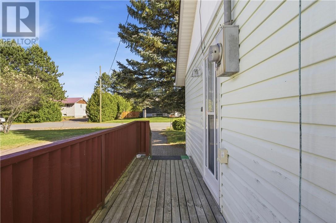 3179 Clifford Crescent — photo 19