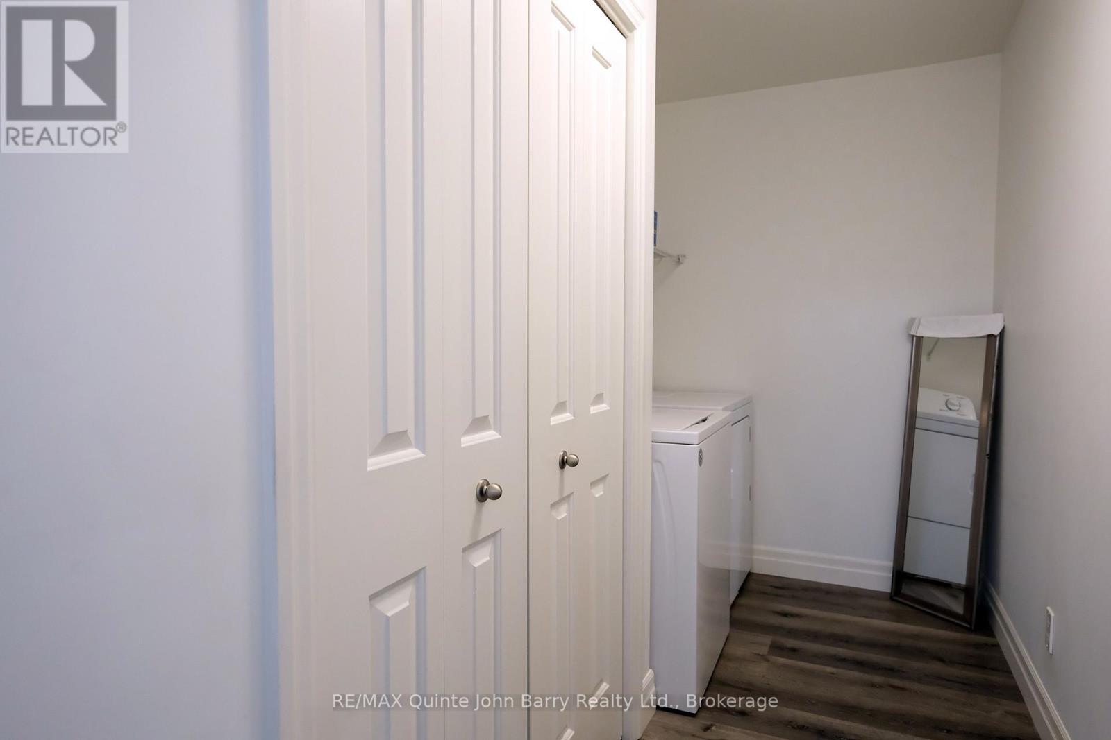 25 HILLSIDE MEADOW DRIVE - 16