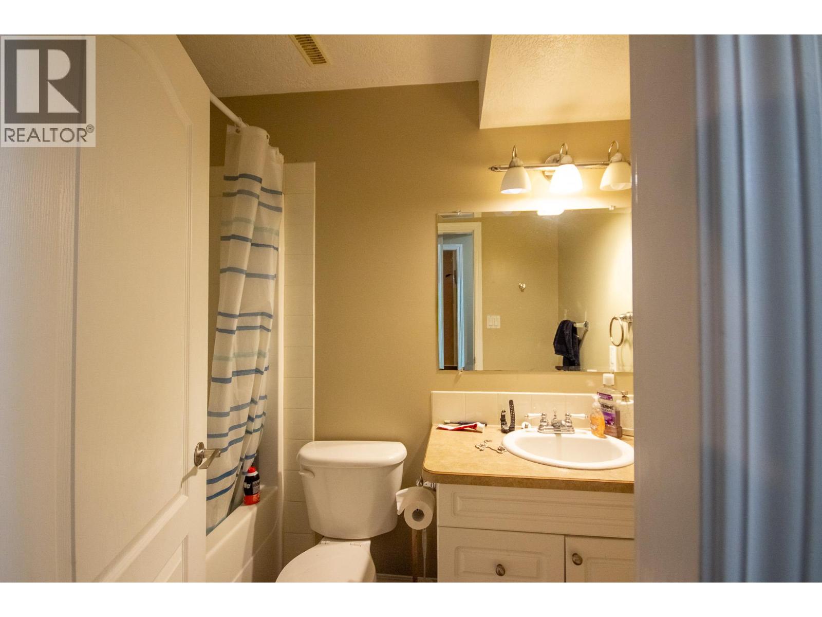 1637 100 Avenue, Dawson Creek - Image 1