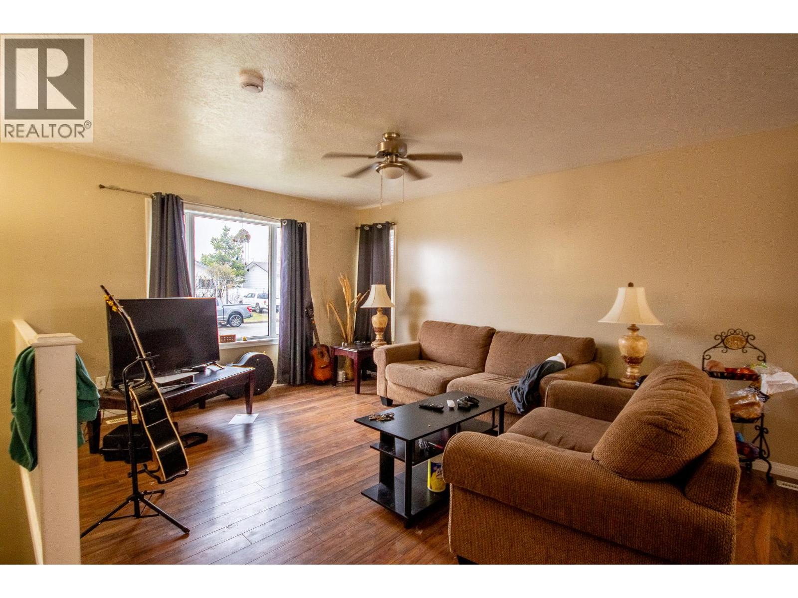 1637 100 Avenue, Dawson Creek - Image 1