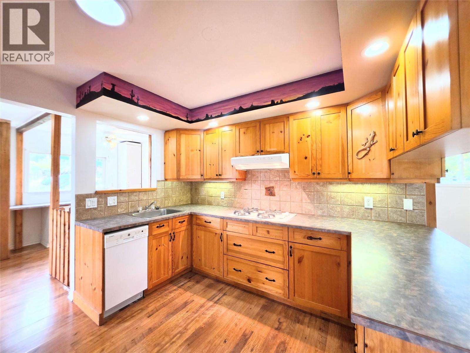 5753 Columbia Avenue - 15