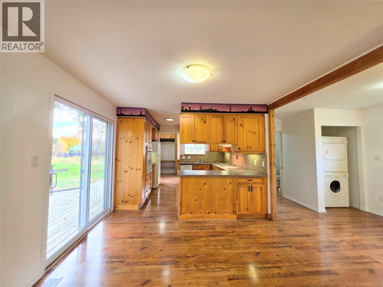 5753 Columbia Avenue - 9